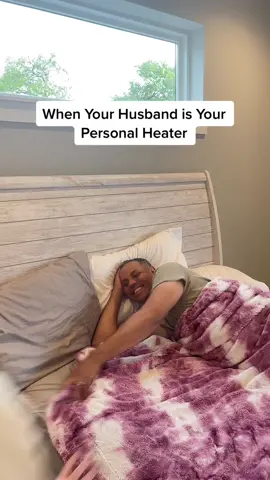 It’s not my fault my feet are always cold🤷🏻‍♀️ @_luis.joel_ 