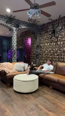 Don’t get to comfortable 💁‍♀️😂😂 @jlo1017 #fyp #slacking #flash #foryou 