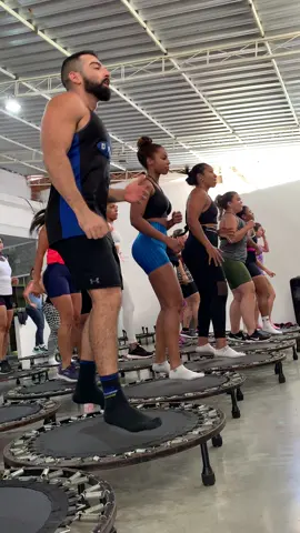 Segura o batalhão 🔥 #jump #atividadefisica #saude #gym #musculação #cardio #Fitness #workout #motivation #sport #fitnessmotivation 