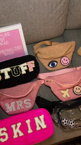 Bet I made you look 😉🤩 Shop my Etsy, StyledbyMad, or DM me on Instagram, styledbymadllc, to purchase or custom make your bag 🛍️✨ Get your orders in before they sell out for holiday season!!!🎄🕎☃️💖