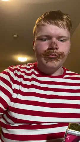 i’m obsessed w myself skfmdjdk 😭😭 #gay #lgbt #german #deutsch #augustusgloop #schwul #charlieandthechocolatefactory #willywonka #schockolade #chocolate 