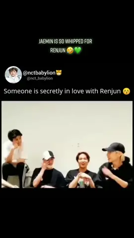 The way he stares and smiles 😆             post ko ulit nadelete ko kahapon e hahaha sabay sabay tayong kiligin kasi kilig na kilig din si jaemin damayan nalang natin to 😂 #jaemin #renjun #nctdream #renmin #kpopfyp #fryp #fyp 