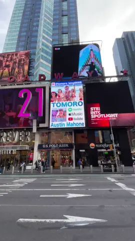 My ad billboard in New York🇺🇸🗽本日も、俺とAustin Mahoneのコラボ新曲”My Section”の広告が、ニューヨーク・マンハッタンのタイムズスクエアにバッチリ出てますよー🗽🇺🇸✈️✨  @AustinMahone   Me and Austin Billboard in the Manhattan New York!! 🔥🔥🔥🔥🔥🔥🔥🔥  アメリカ🇺🇸ニューヨーク・マンハッタンのビルボードに俺とAustin Mahoneの新曲”My Section”の広告がずっと出てるぜー😄😄😄❤️❤️❤️❤️  orcd.co/tomoro_austin  My Billboard in the Manhattan New York!!  #TOMORO #AustinMahone #mysection #rapper  #TOMORO #billboard #rapper  #JAPAN #japaneserapper #NYC #newyork #Manhattan #ニューヨーク #マンハッタン #ラッパー #ビルボード #rappers #japaneserap #hiphop #ヒップホップ  #rap #ラップ #アメリカ #有名人 #芸能人 #アーティスト #ラッパー #baller #highroller