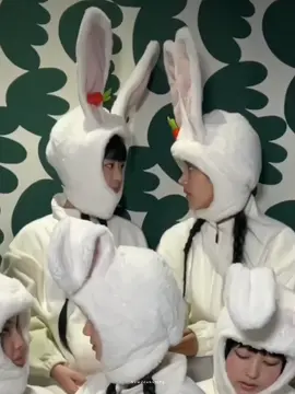 HELPPP THIS DUO IS SO FUNNY🤣🤣🤣 #minji #hanni #newjeans 