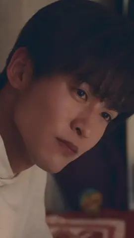 #川口春奈 #目黒蓮 （#SnowMan）出演 ■━━━━━━━━━━━□ ┃ 木10ドラマ『#silent』┃ □━━━━━━━━━━━■  第4話から、SNSで話題にしていただいたドラマのシーンをお届けします❕  急に連絡を断った理由を語る想と受け止める湊斗。そんなふたりのシーンです。