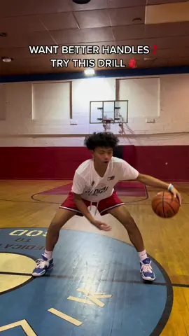 WANT BETTER BALL CONTROL❓ @Gerard “Des” Hinson   TRY THIS DRILL 🎒  It’s the simple things that make you extremely effective. Pound the ball as hard as possible so that you can gain control. Once you get a good feel for the ball, speed your dribble up to make it more difficult. Drills do not have to be complicated for you to gain substantial growth.   #GrindHouseBasketball #iTrainWithMarcusWalker #basketballtiktok #basketballtraining #basketball #handles #fyp 