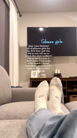 I also NEED to talk about the ending #gilmoregirls #gilmoregirlstiktok #lorelaigilmore #rorygilmore #starshollow #netflix #netflixshows #fyp 