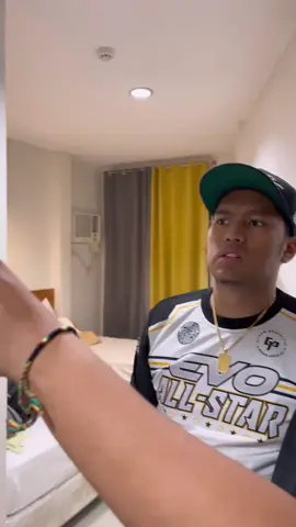 Selfie prank #TeamBugok #TeamGraphitee