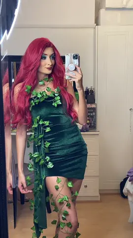 so many people to kill...so little time #poisonivy #poisonivymakeup #poisonivycosplay #halloweenmakeup #halloweenglam #grwmmakeup #makeuptransformation 