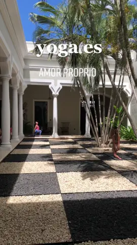 yoga 🤍✨  #yogaespañol #yoga #yogagirl #yogaparaprincipiantes #yogamexico #meridayucatanmexico 