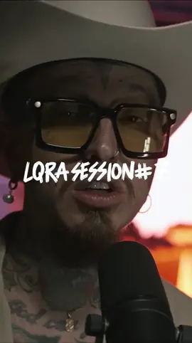 Mi amor es sucio y frío pero sin condiciones! 🖤 @jocsan_laloquera_  y @nanpabasicooficial acaban de estrenar esta joya 💎 en el canal de Alzada ¿Quién ya fue a ver el video de LQRA Session #7?