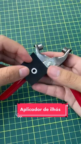Aplicador de ilhós! #AprendaNoTikTok #costuraparaprincipiantes #dicasdecostura 
