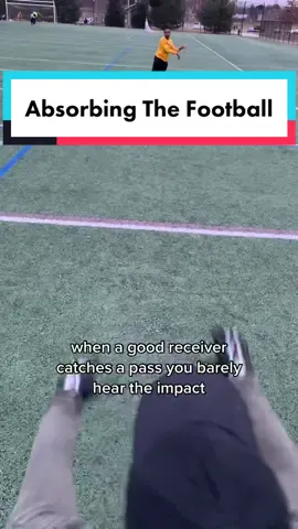 Replying to @bang4bre how to absorb the football when catching #football #catching #widereciever #runningback #athlete #howtocatch #xfl #usfl 