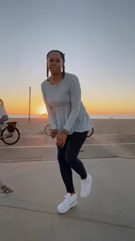 She steals the show every time. My supernova ✨ #hermosabeach #dopekid #dopedaughter #coolmom #coolmomsoftiktok #mom #MomsofTikTok #dance #dancechallenge #dancewithpubgm #dancewithus 