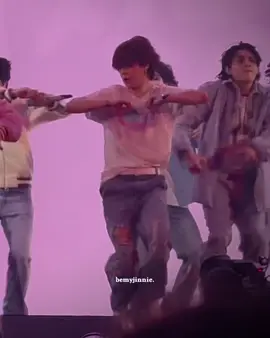 🔥 FIRE DANCE BREAK JIMIN FOCUS #yettocomebusan #bts #jimin he’s insane 🤯 @BTS 