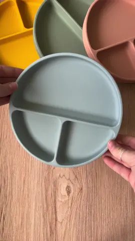 Our silicon divider suction plates have been designed with a strong suction bottom, stopping your little ones from throwing there plate on the floor and minimising mess. Made with a small tab on the side making it easy for adults to remove and divided sections for different foods. 🥝🥑🫐  Features •100% food grade silicon ~ BPA free  •Suction Bottom ~ grips to most clean surfaces  •Microwave safe ~ easy to heat up your little ones food  • Dishwasher safe ~ our silicon items are dishwasher safe but also super easy to clean with warm water and dish soap in the sink  . . . . . #baby #addiecollection #tableware #feeding #launching #food #bib #fork #plate  #children #babies #silicone #SmallBusiness #snailbowl #mealtime #aussiemums #mumsofinstagram #siliconeplates 
