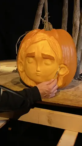 Watch the magic unfold as @samplertimes turns a simple #pumpkin into Aggie’s electrifying rage for #LAIKAbyCreators! #paranorman10 #halloween #stopmotion #laikastudios