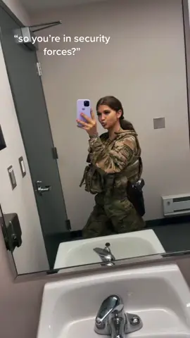 ehhh idk bout artist #greenscreenvideo #greenscreen #fypシ #foryou #fyp #military #airforce #army #navy #marines #coastguard #spaceforce #securityforces 