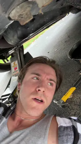 Just pay the professionals people #cartok #oilchange #screwjiffylube 