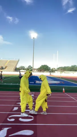 Happy Halloween 🎃👻 #couplescostume #halloween #bf #fyp #pikachu #pokemon 