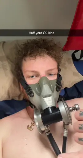 Real divers get in the chamber naked. I don’t make the rules. #diver #commercialdiving #chamber #decompression #oxygen #ocean #deepsea 