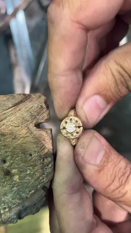 #jewelry #jewellery #vairl #popular #trending #trend #laser #laserengraving #jewelrybusiness #repair #jewelryrepair #fix #foryou #foryoupage #trending #foru #luxury #fypシ #jewelrytips #education #educational #fire #LearnOnTikTok #hot #fix #kurdistan #tiktok #tiktokviral 