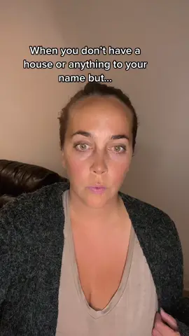 Who says you need to have a house by 30?! #housewithaview #whitepicketfence #normalizetravel #travelbloggers #passportstamps #livingthebestlife #digitalnomad 