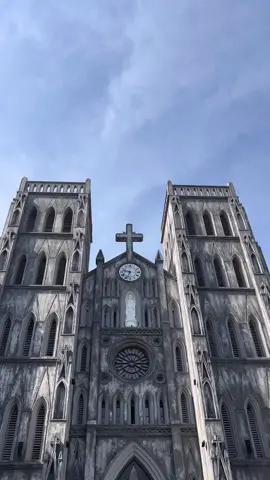 Mỗi buổi sáng Bình Yên bên trong thánh đường #hanoi #conggiao #nhatholonhanoi 