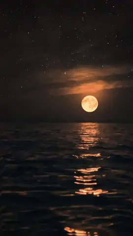 In the bright moon and star river by the riverside,my mind is filled with emptiness.#evening #moon #galaxy #beautifulview #stars #scenery #quiet 