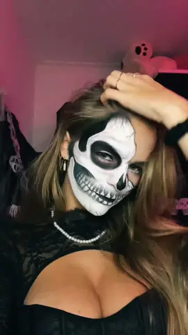 sorry #fyp #halloween #halfskull 