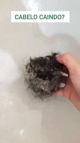 Quem aí está com queda intensa de cabelo ?  Quer saber as possíveis causas ?  1. Excesso de estresse 2. Excesso de vitamina A ou B 3. Gravidez 4. Alterações hormonais 5. Uso de antidepressivos e outros remédios 6. Anemia 7. Hipotireoidismo 8. COVID-19 Siga perfil para mais Dicas e Receitas caseira.   #quedadecabelo #queda #quedadecabelos #quedacapilar #quedacapilarposcovid #quedacapilarintensa #quedadecabelooquefazer #quedadecabelooquefazer #quedadecabeloecrescimento #quedadecabelofeminino 