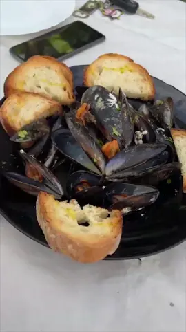 I RISTORANTI DI CUCINE DA INCUBO SONO BUONI?? tagga chi vuoi portarci!! 🍝🍝