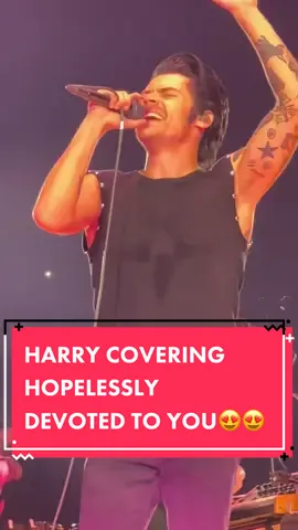 We are hopelessly devoted to #HarryStyles 😍 [via Twitter/ @ViralMaterialz] 
