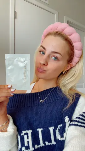 Accounting study break with @goodjanesbeauty 🫶 Who else loves a good eye mask? #fyp #goodjanebeauty #beauty #eyemask #skincare #jillianrhae 
