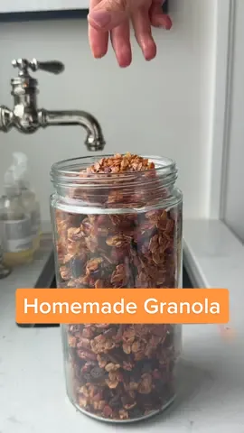 Episode 7 | Oat Recipes. This homemade granola has the biggest clusters and it’s so easy to make with just oats, almonds, cinnamon and salt mixed together along with melted coconut, honey and vanilla. Spread it onto some parchment paper and bake at 300 for 30 minutes. Cool and then add raisins. Store for 30 days.
 -
 INGREDIENTS
 2 cups old-fashioned rolled oats 
 1 cup raw nuts almonds
 ½ teaspoon cinnamon
 ½ teaspoon salt
 ½ cup melted coconut oil
 ½ cup honey
 1 teaspoon vanilla extract
 ½ cup raisins