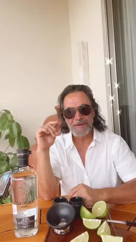 Nuestro #@marcoasolis_oficial y su mensaje a #sudamerica  .  Republica Dominicana 🇩🇴 Costa Rica 🇨🇷 Perù 🇵🇪  Bolivia 🇧🇴  Argentina 🇦🇷  Paraguay 🇵🇾  Chile 🇨🇱 Gracias 🙏🏻 por hacerme sentir el mexicano MAS querido! Ahora arrancamos esta gira en mi Mexico 🇲🇽 lindo y querido junto a @somoslosbukis  en la capital de mi estado natal Morelia , Michoacan este 5 de Noviembre . Allá nos vemos 🇲🇽🇲🇽 #tesoroazul_tequila #worldtour2022 #queganasdevertetour2022 #republicadominicana🇩🇴 #costarica🇨🇷 #peru🇵🇪 #bolivia🇧🇴 #argentina🇦🇷 #paraguay🇵🇾 #chile🇨🇱 #elMASquerido #unahistoriacantada #elbuki #MAS #michoacano #mexicano