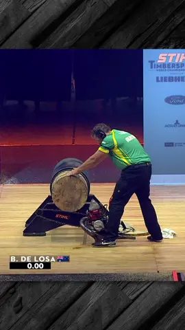 Brad De Losa is your STIHL TIMBERSPORTS® World Champion 2022! 🔥 The Australian kept his cool in the Hot Saw-round and brought home the gold medal. STIHLTimbersports #WCH22 #TheBattleIsOn #saw #wood #chainsaw #sport #stihl #timbersports #fyp 