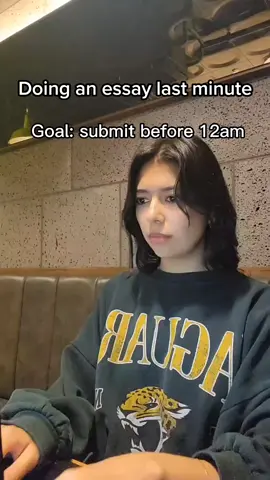 I may do my assignments last minute, but I always do them🤷‍♀️ #jenniai #collegetips #collegehacks #collegewriting #collegeadvice #collegestudent