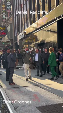 Harry Potter Daniel Radcliffe looking good while signing autographs at Good Morning in New York City today (🎥) @elderordonez . . . #danielradcliffe #harrypotter #emmawatson #ronweasley #hermionegranger #hogwarts #actor #fashion #style #instagood #instagram #day #photooftheday #photo #picture #elderordonez1  #camera #video #winter #fashion #style
