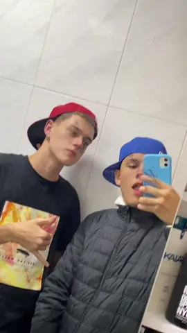 Essa música n sai da minha cabeça 🤦🏻🤣