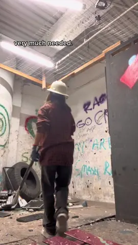 ur sign to go to a rage room right neow🧍‍♂️🧍‍♂️ 