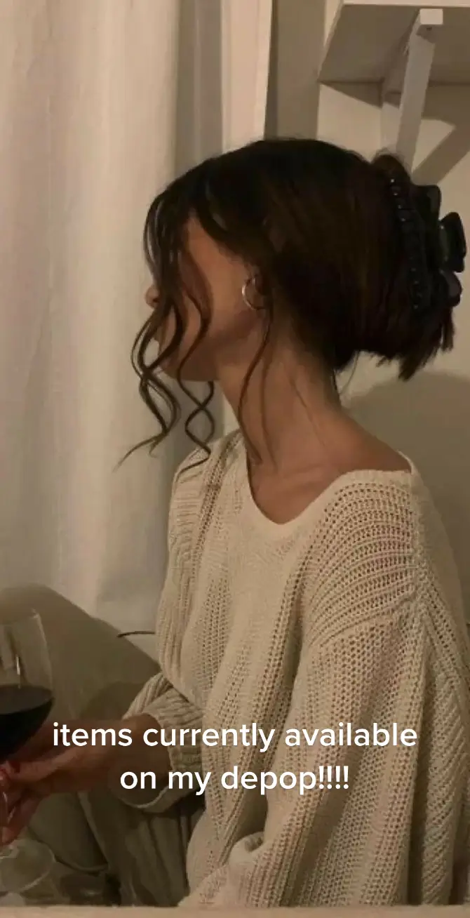 some items i have up on my depop rn!!! @ vanillascents 💫 link is also in my instagram bio! #fyp #depop #depopseller #greenscreen 