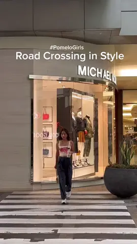 @von115 makes crossing the road looks so good! 😍 Turn everywhere you go a fashion show with Pomelo! 🙌 #PomeloGirls #OOTD #OutfitIdeas #Stylish #คลาสแฟชั่น 