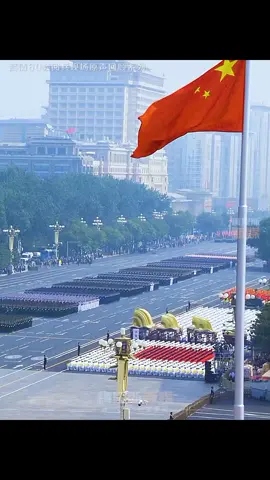 威武霸气帅！文职人员方队。@DOU+🇨🇳 