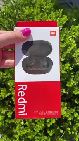Voce aí, ja tinha ouvido falar neste fone maravilhoso da xiaomi?   Com Fone de ouvido xiaomi redmi airdots 2, você ouve as suas músicas e faz ligações sem o incômodo de cabos que limitam os movimentos e causam desconfortos.🤩 E se você tem medo da bateria ser ruim, nem se preocupe! Com apenas uma carga, você utiliza os earbuds por até 4 horas, e se estiver com o case de carregamento, use por até 12 horas.😱 e aí, não vai ficar dependendo de cabos ainda né? #fonedeouvido #xiaomi #som #music #tecnologia #compra #fyp #site #lojaonline #foryou #foryoupage #redmi 
