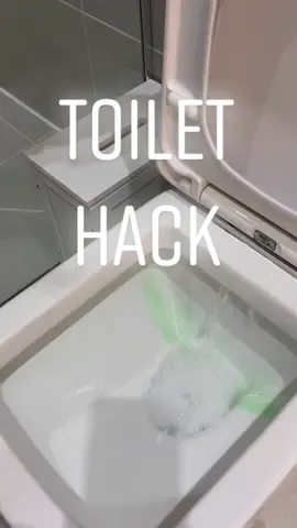 My brother taught me this & it works EVERYTIME 👏🏼 #hack #hacks #LifeHack #LearnOnTikTok #cleaninghacks #cleaningtips #mumlife #CleanTok #fyp