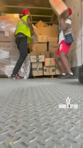 Ever wonder why your package looks like that?! 😩📦😯 (IG: @_thekloser) #neverdothis #oops 