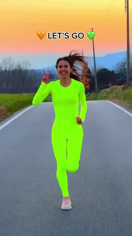 I love sunset runs 🧡 INSTA: @thefashionjogger #Running #runner #sport #fyp 