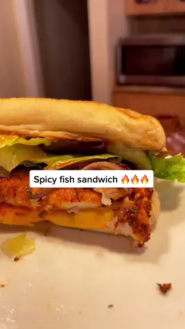 Spicy fish sandwich 🔥🔥🔥#Foodie #swaifish #fyp