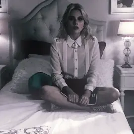 feelin shitty in my bed #ambarsmith #soyluna #sad #edit #fyp #foryoupage #fypシ #viral #vsp 